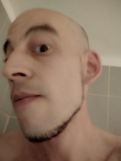 L�szl�, 41 �ves f�rfi, Monor