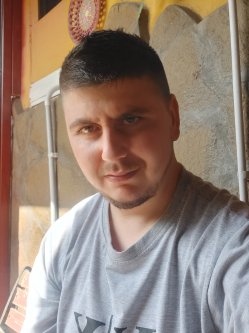 L�szl�, 36 �ves f�rfi, Magyarat�d