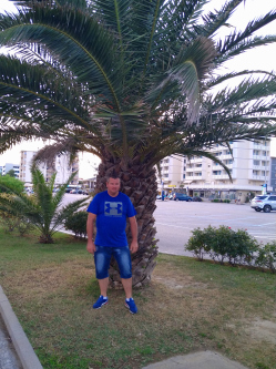 Zsolti, 40 �ves f�rfi, Meggyeskov�csi