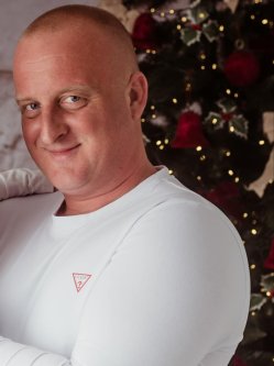 Norbert, 36 �ves f�rfi, F�t