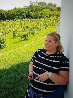 Gabi, 38 �ves n�, Orosh�za