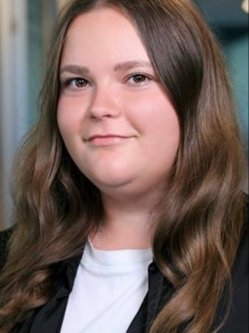 Betti, 24 �ves n�, Budakeszi