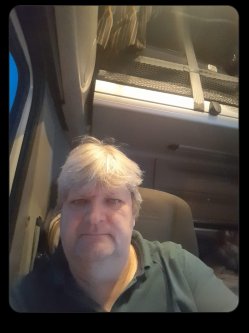 G�bor, 53 �ves f�rfi, Tata