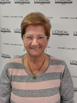 Marika, 65 �ves n�, Budapest