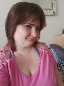 N�ra, 39 �ves n�, Budapest