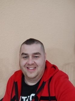 S�ti0000, 42 �ves f�rfi, Gyula