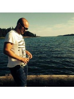 Krisztian223, 45 �ves f�rfi, D�legyh�za