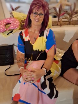 �gi, 56 �ves n�, F�zesabony