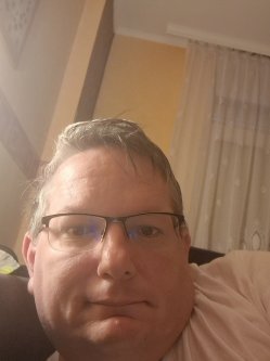 Zsolt, 46 �ves f�rfi, Sz�kesfeh�rv�r