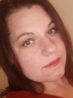 Sarolta, 25 �ves n�, Szolnok
