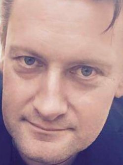 �ron, 56 �ves f�rfi, Szeged