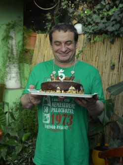Attila, 52 �ves f�rfi, T�k�l