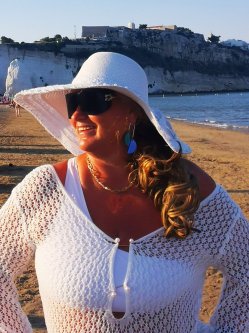 Edy, 45 �ves n�, Budapest