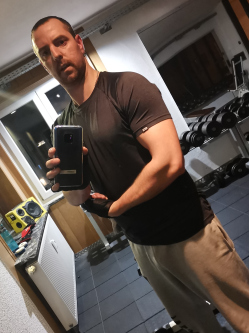 Roland, 38 �ves f�rfi, Beremend