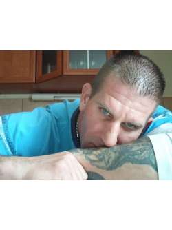 Erik, 51 �ves f�rfi, Lit�r