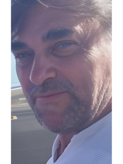 J�zsef, 60 �ves f�rfi, Kisb�r