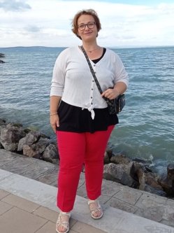 Ella, 42 �ves n�, H�dmez�v�s�rhely