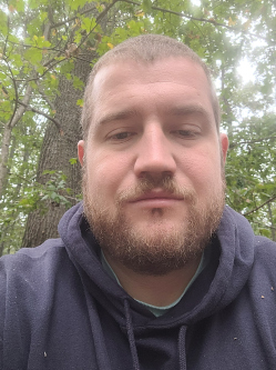 Tomi, 33 �ves f�rfi, B�sz�nfa