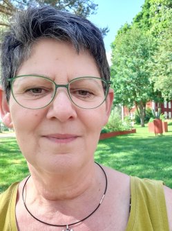 Julianna, 53 �ves n�, Gy�r