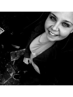 Di�na, 29 �ves n�, Cegl�d