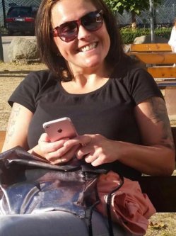 Zita, 49 �ves n�, Salg�tarj�n