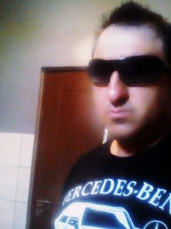 Attila, 41 �ves f�rfi, F�ldes
