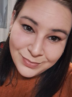 Vivien, 32 �ves n�, Esztergom