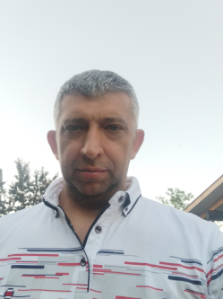Gyula, 48 �ves f�rfi, Beretty��jfalu