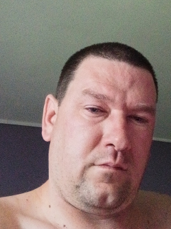 J�zsef, 36 �ves f�rfi, Bakonyszentl�szl�