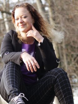 Di�na, 37 �ves n�, Miskolc