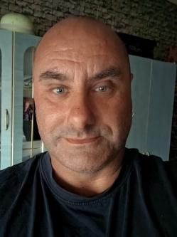 Imi, 48 �ves f�rfi, Kunszentmikl�s