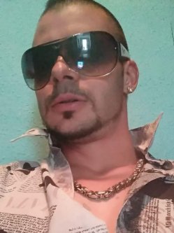 Mathias, 38 �ves f�rfi, Alatty�n