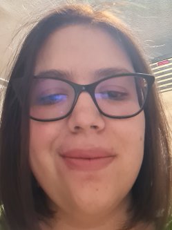 Lili, 32 �ves n�, Budapest