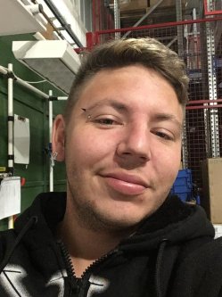 Ricsi, 29 �ves f�rfi, D�g