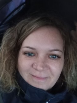 Niky, 43 �ves n�, P�pa