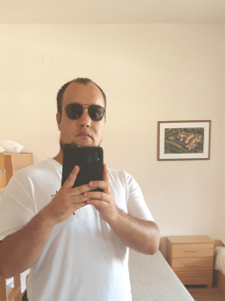 D�vid, 34 �ves f�rfi, B�tasz�k
