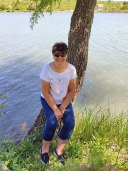 Andi, 48 �ves n�, Tisza�jv�ros