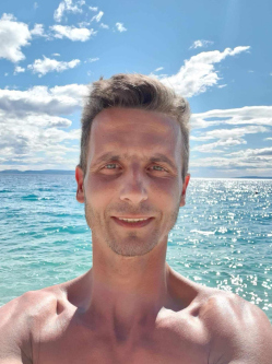 Roland, 52 �ves f�rfi, Budapest