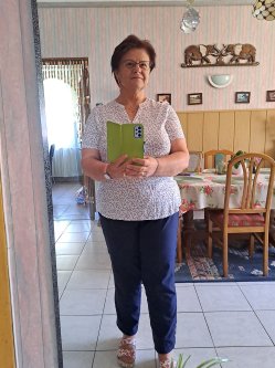 Agi, 56 �ves n�, Cs�ny