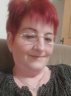 ERZS�K, 58 �ves n�, Polg�r