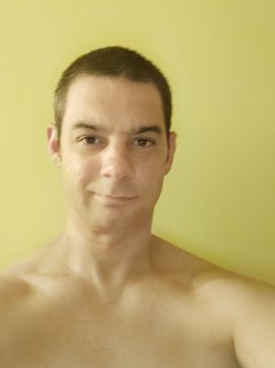 Tomi, 40 �ves f�rfi, Budapest