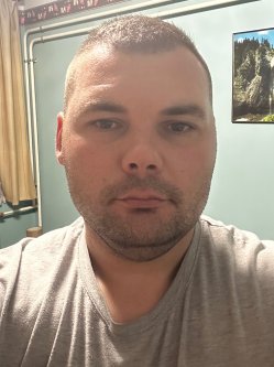 Tibi, 31 �ves f�rfi, Kecel