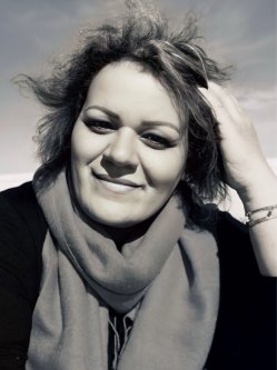 Maryooma, 51 �ves n�, Budapest
