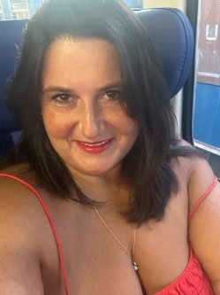 M�nika, 47 �ves n�, Budapest