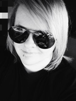 M�ni, 36 �ves n�, Mez�k�vesd