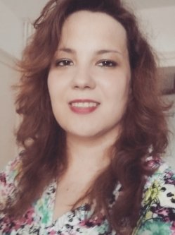Vivi, 34 �ves n�, Sz�kesfeh�rv�r