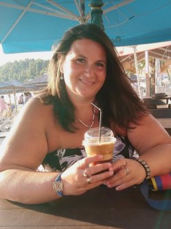 M�nika, 46 �ves n�, Budapest