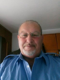 Albert, 62 �ves f�rfi, Kov�szna