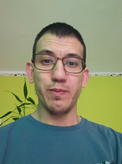 Ren�t�, 31 �ves f�rfi, Esztergom