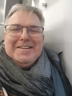 Dominik, 46 �ves f�rfi, Eger